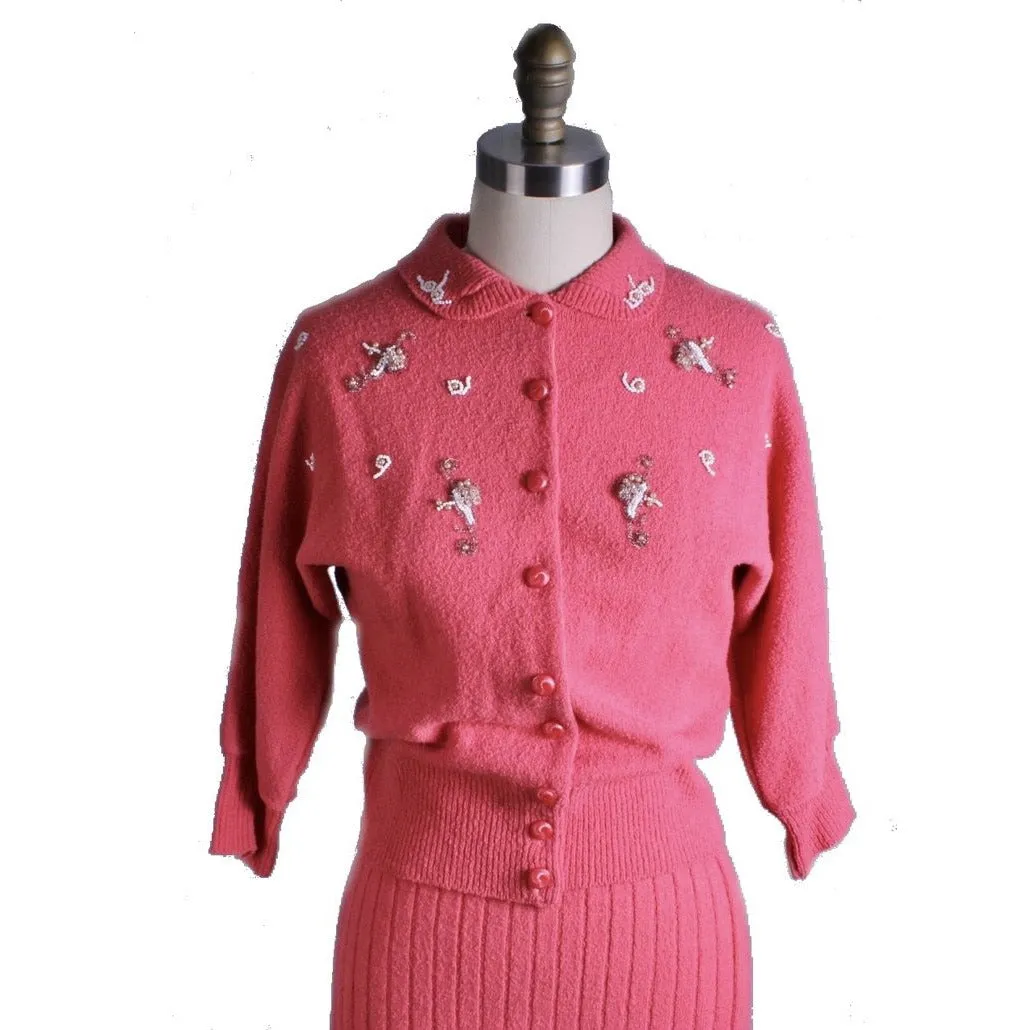 2PC Vintage Secretary Skirt Suit Sweater Suit 1950s Pink Beaded Wool Boucle Womens M