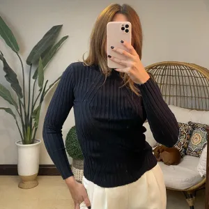 Chi Turtleneck in Black
