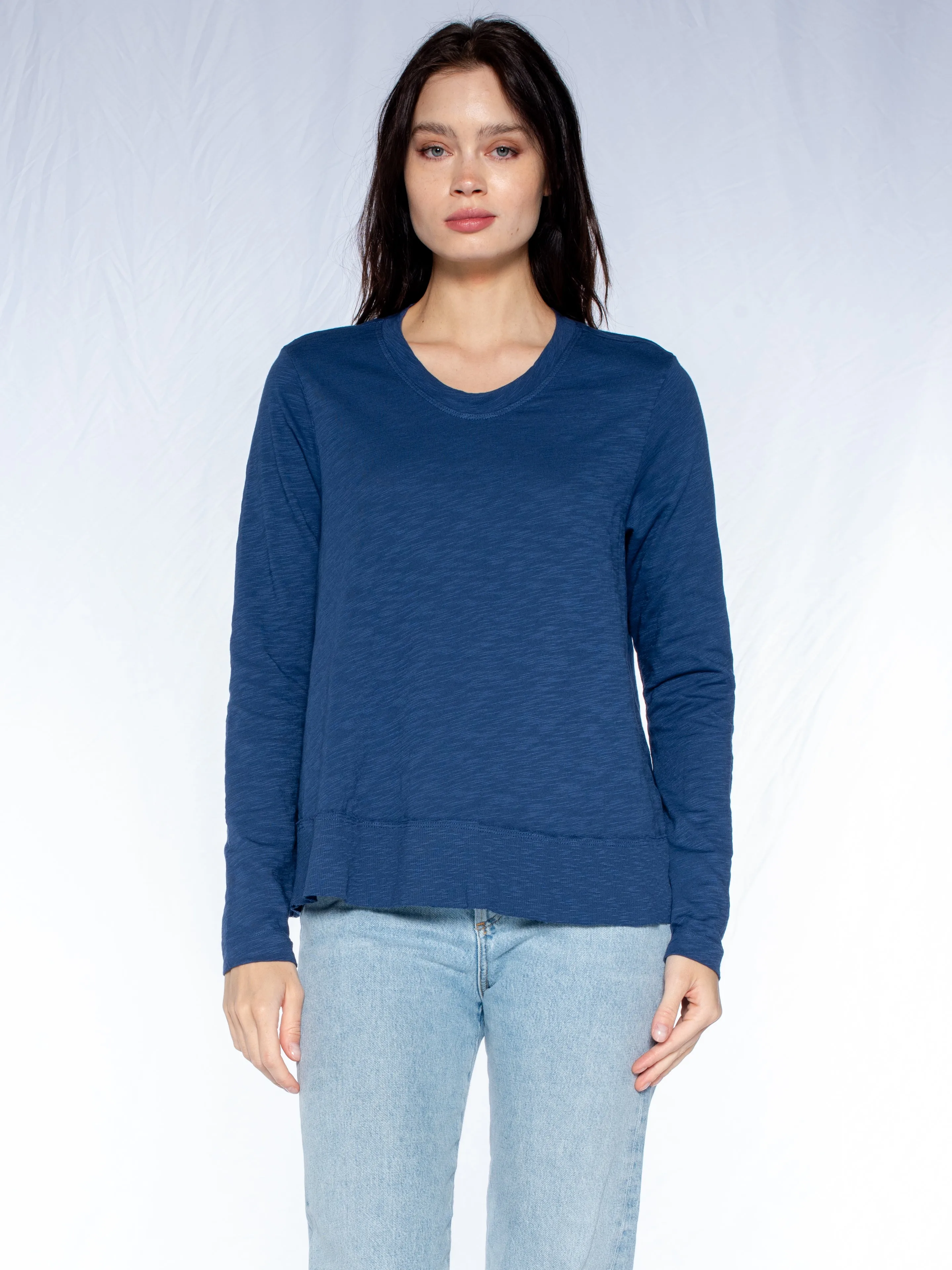 Crew L/S Slub Trapeze Tee Raw Rib Hem Detail