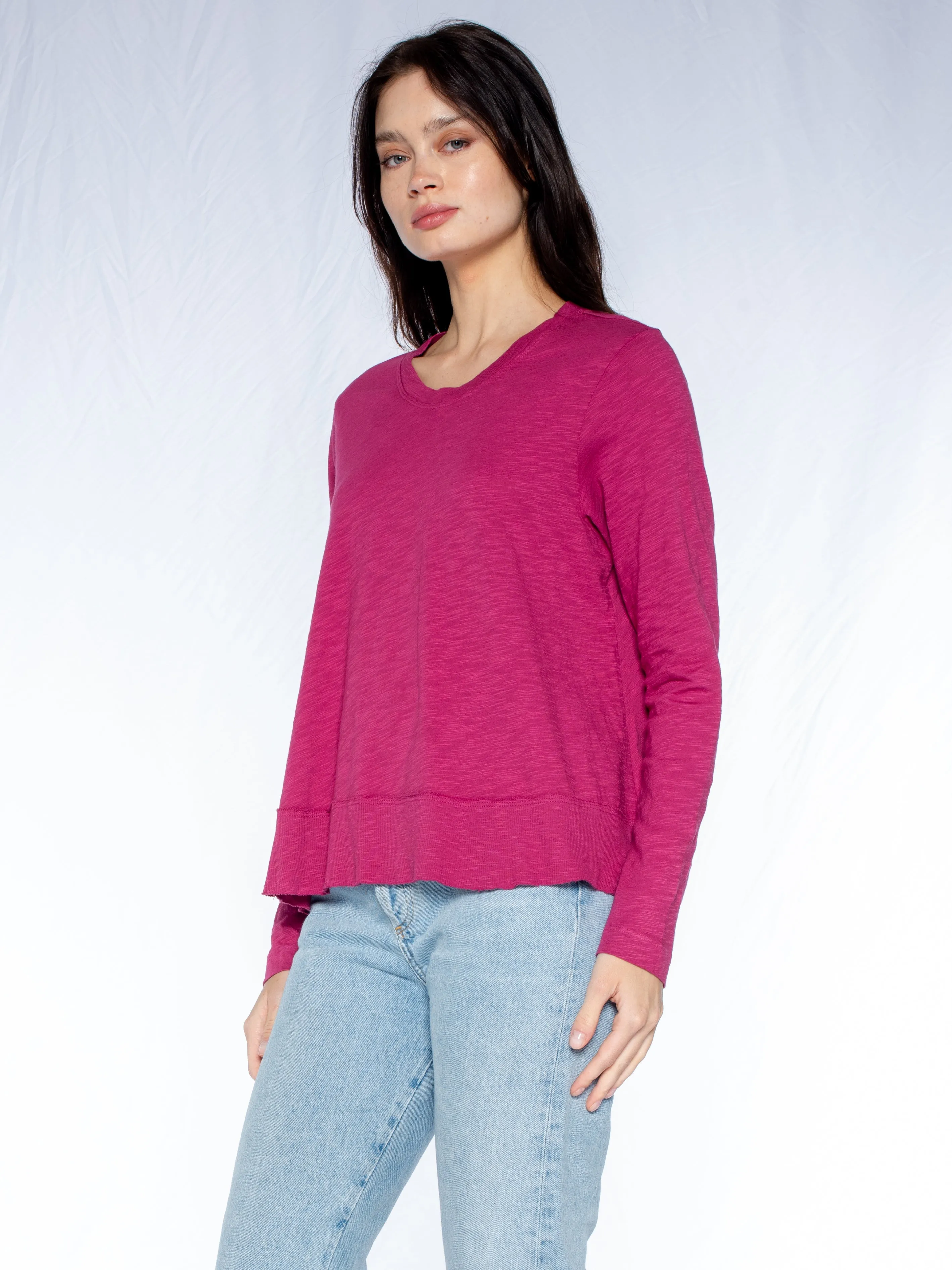 Crew L/S Slub Trapeze Tee Raw Rib Hem Detail