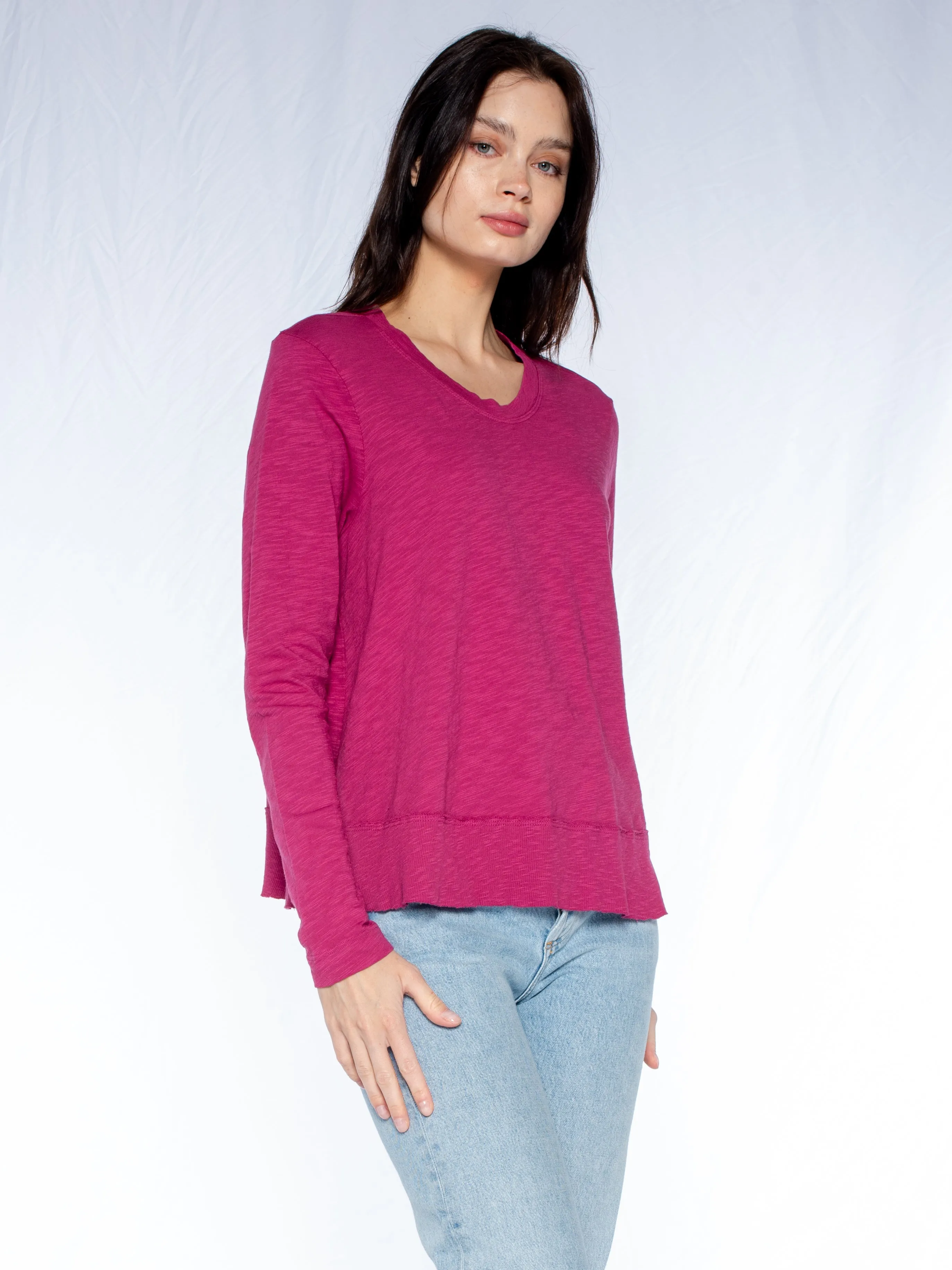 Crew L/S Slub Trapeze Tee Raw Rib Hem Detail