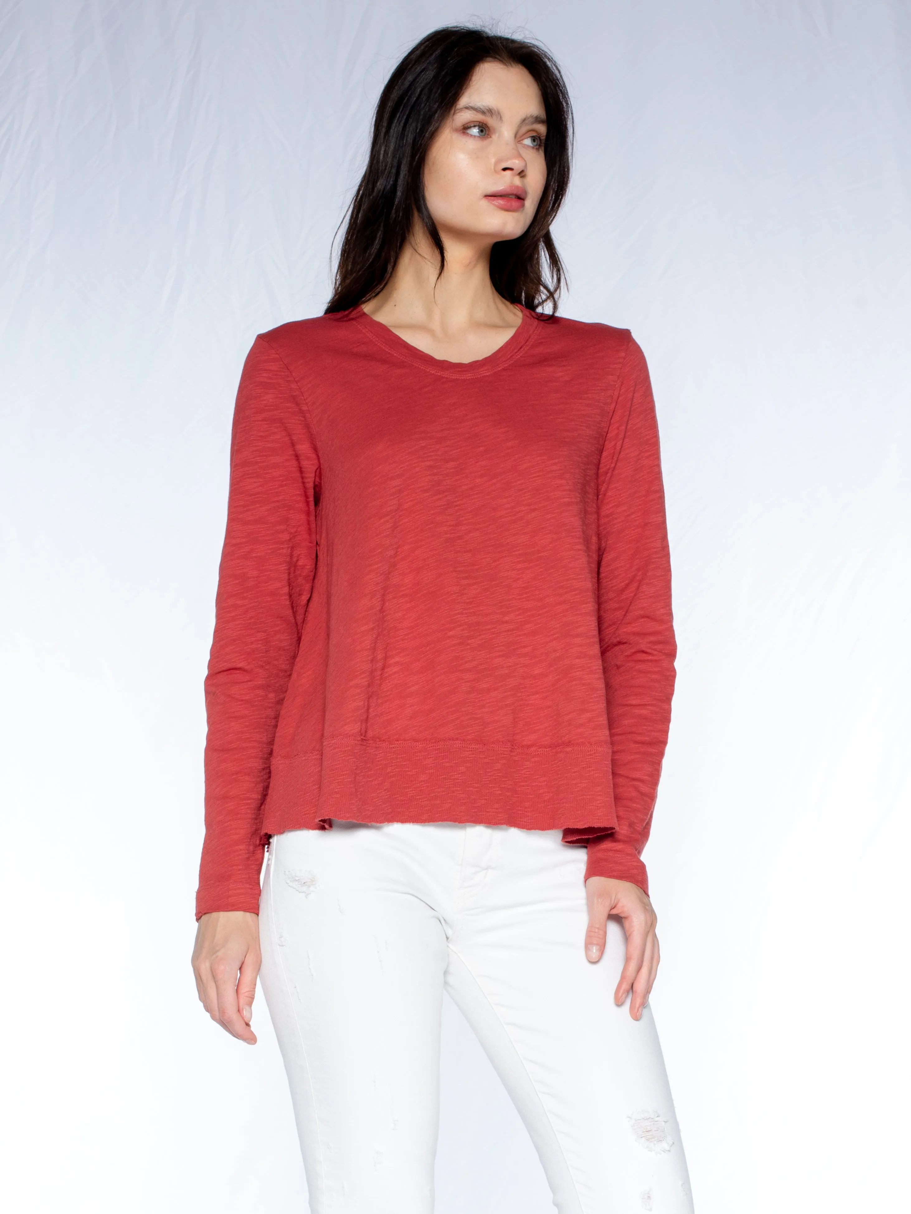 Crew L/S Slub Trapeze Tee Raw Rib Hem Detail