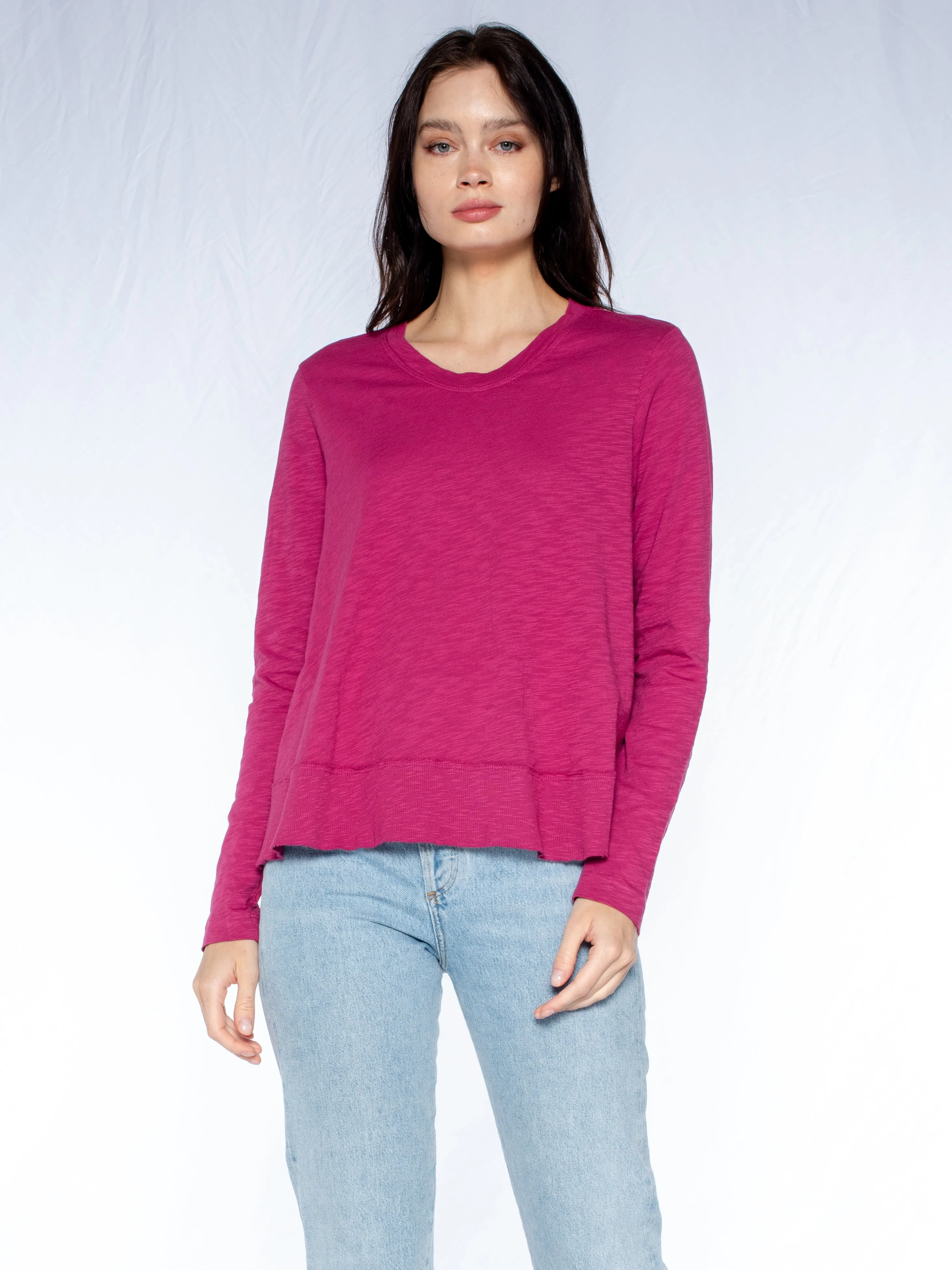 Crew L/S Slub Trapeze Tee Raw Rib Hem Detail