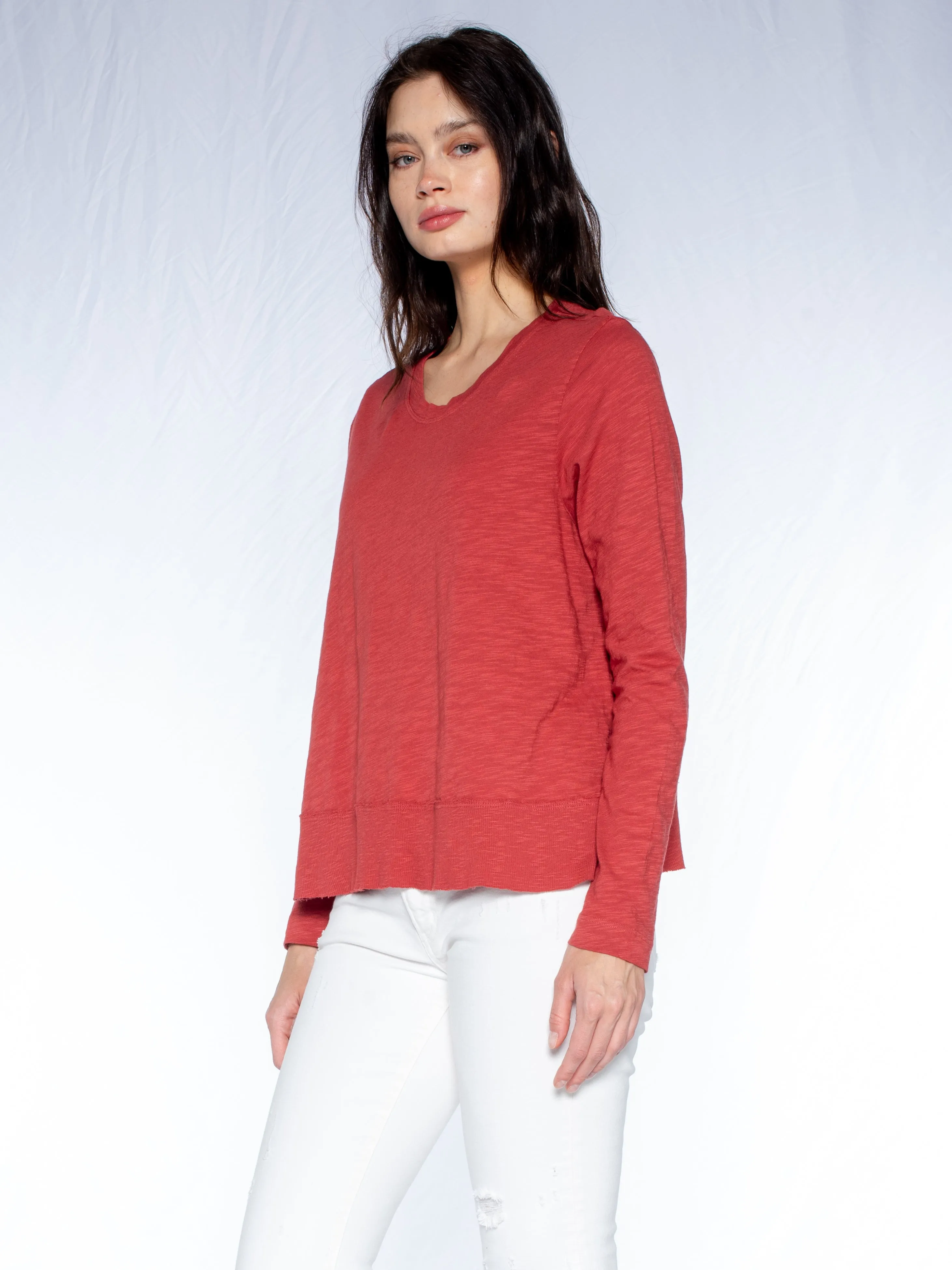 Crew L/S Slub Trapeze Tee Raw Rib Hem Detail