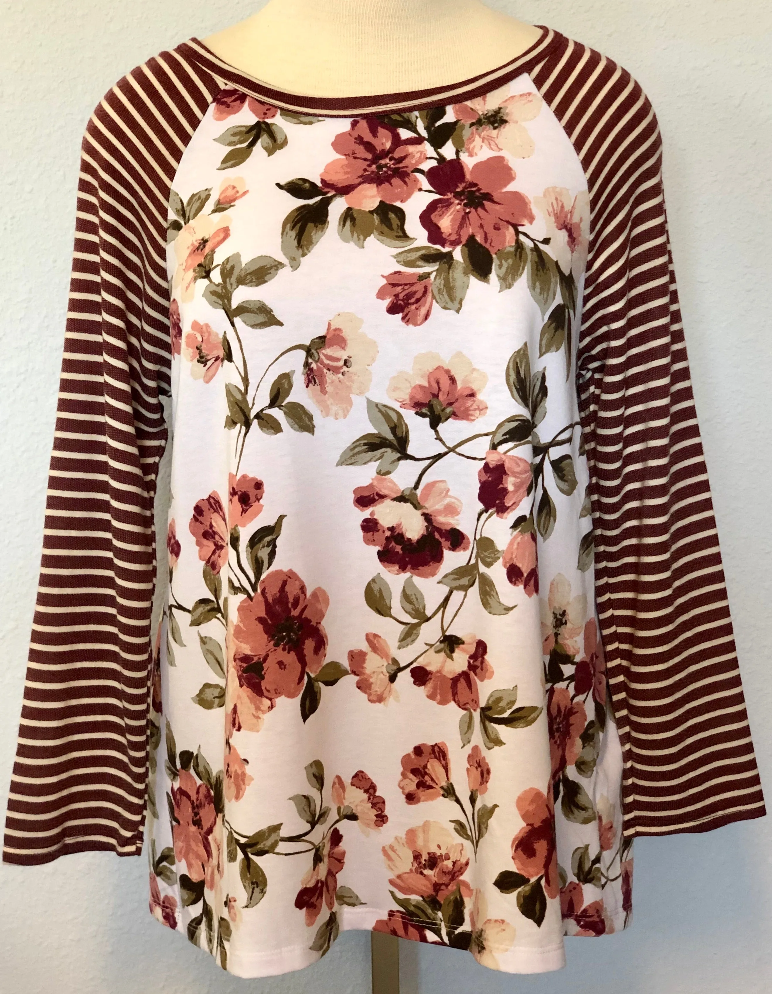 RAGLAN STRIPED FLORAL TOP