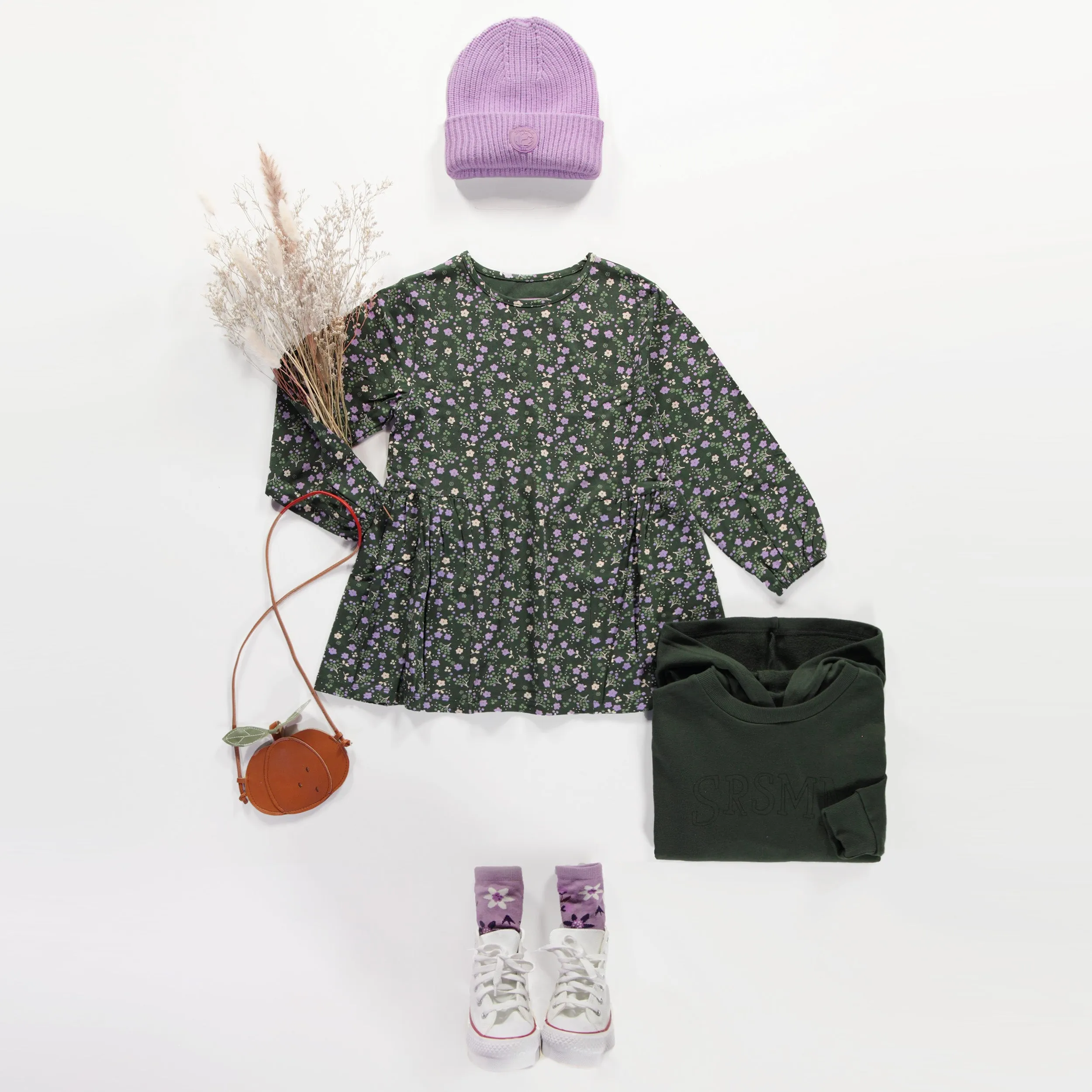 Robe de coupe évasée manches longues vert foncé fleuri en jersey, enfant || Dark green flowery dress of flared fit and long sleeves in jersey, child