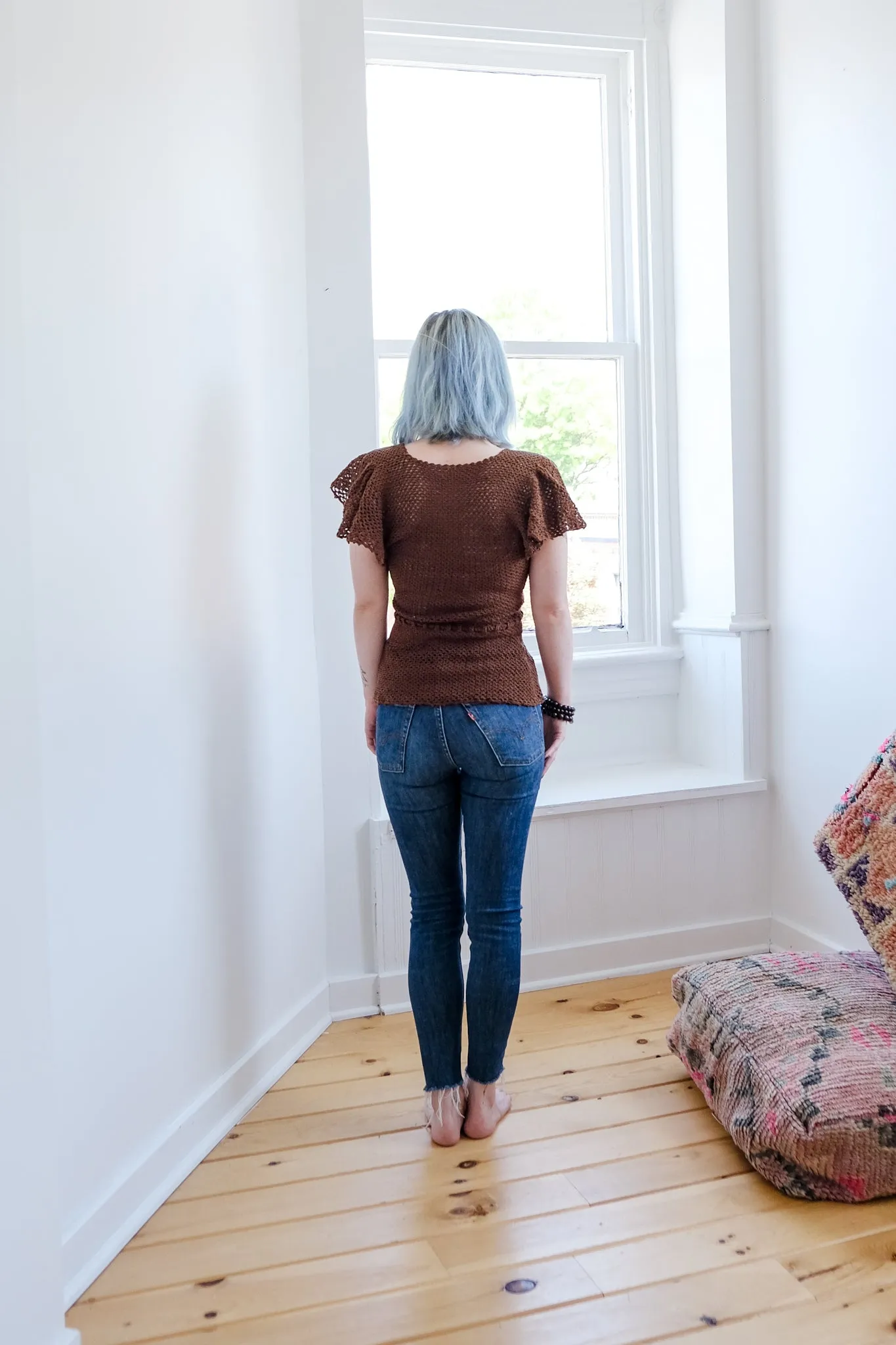 Ruffle Sleeve Top in Tobacco