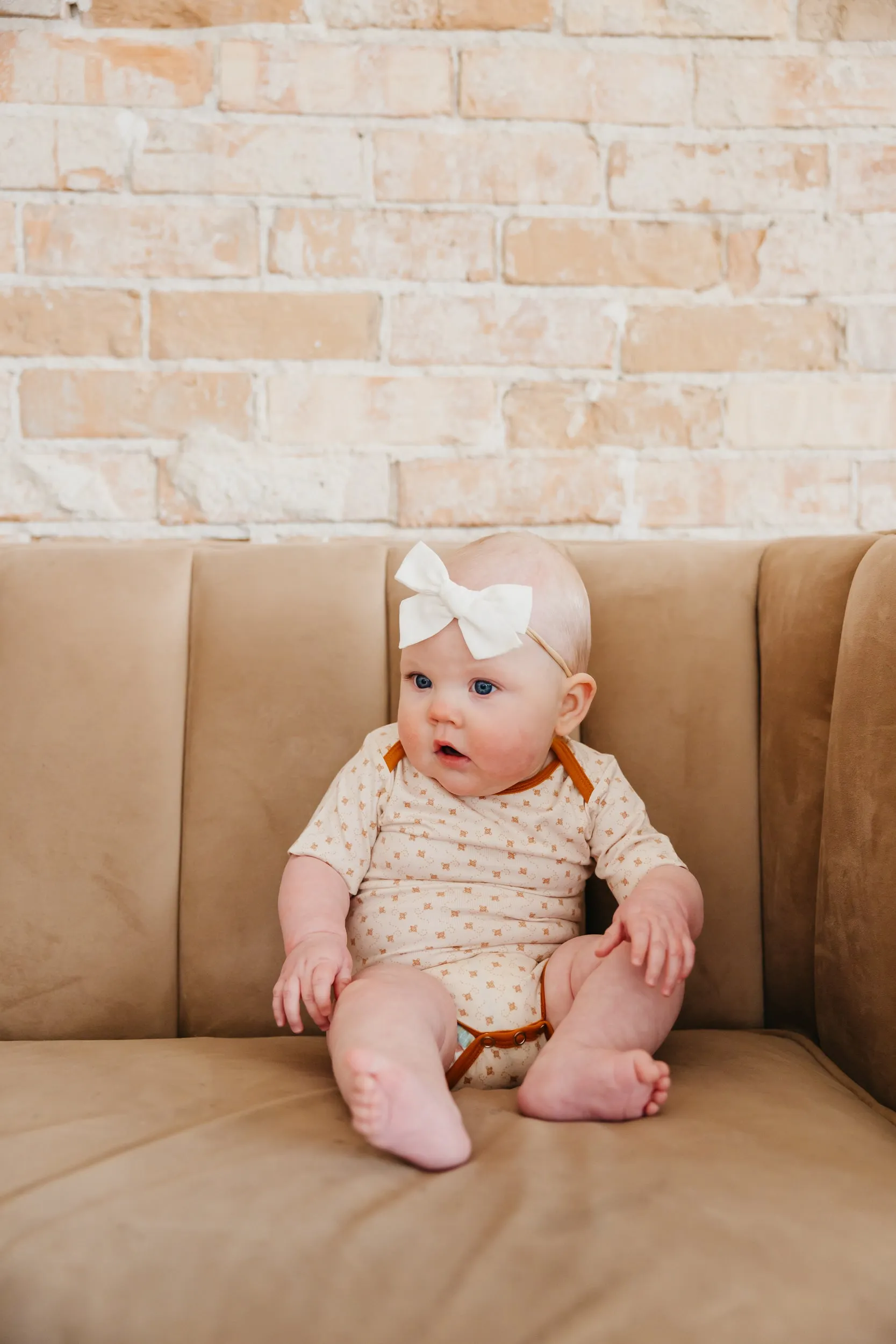 Short Sleeve Bodysuit - Hunnie