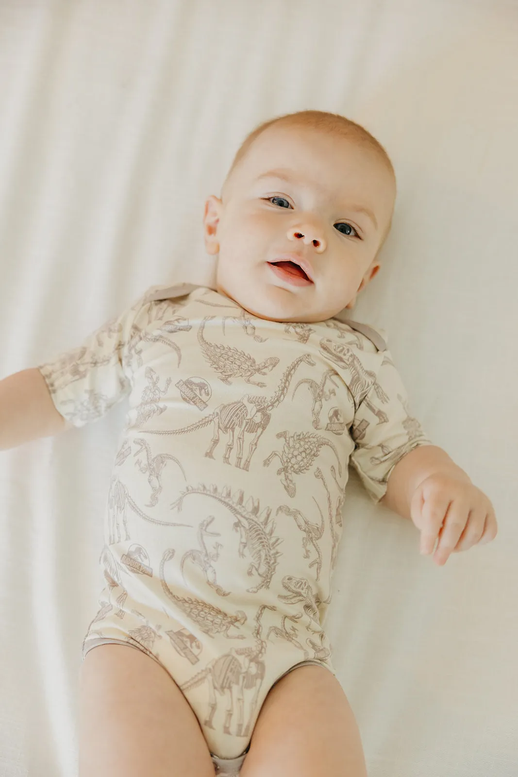 Short Sleeve Bodysuit - Jurassic Park Fossils