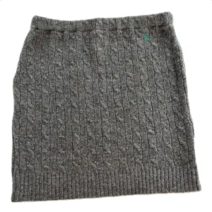 Small Bun Warmer Skirt - Grey Cable Knit with Turquoise Polo Emblem - 230