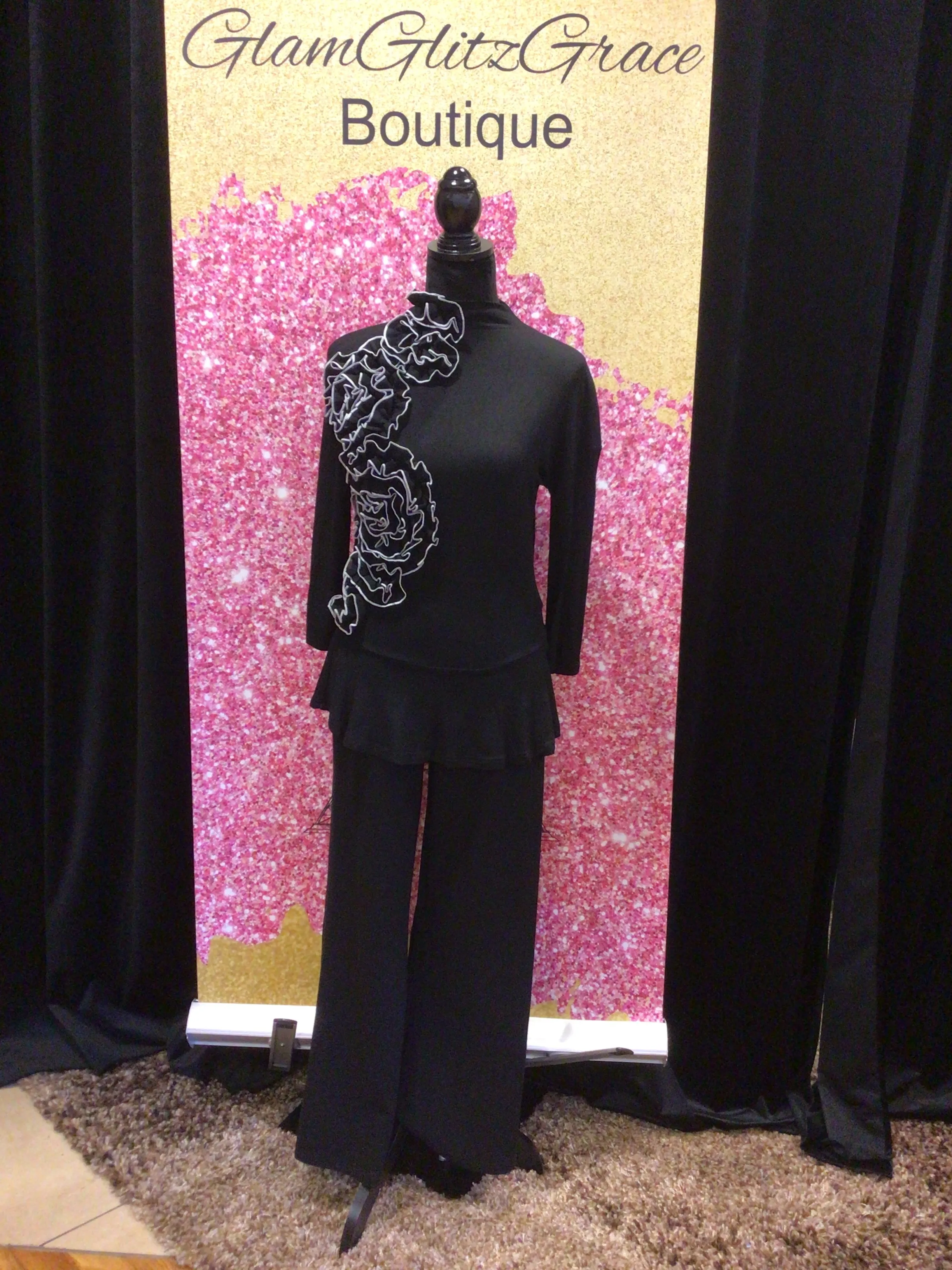 Turtleneck Peplum Large Black White Rose Accent Back Zipper Long Sleeves