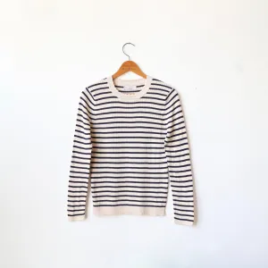 Une Heures Italian Silk Scallop Long Sleeve - Perle/Navy