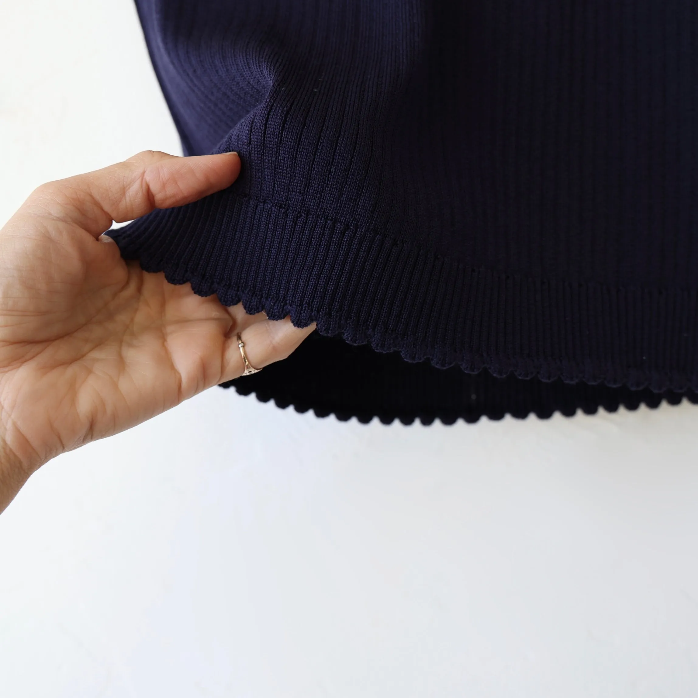 Une Heures Italian Silk Scallop Short Sleeve - Dark Navy