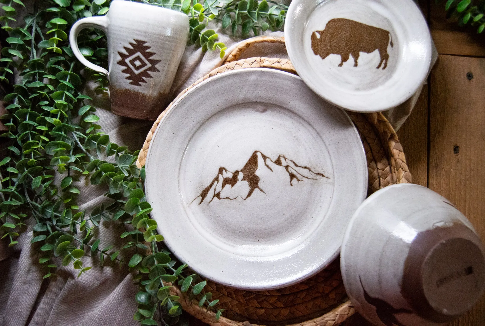Wild Rojo Dinnerware 3-PIECE
