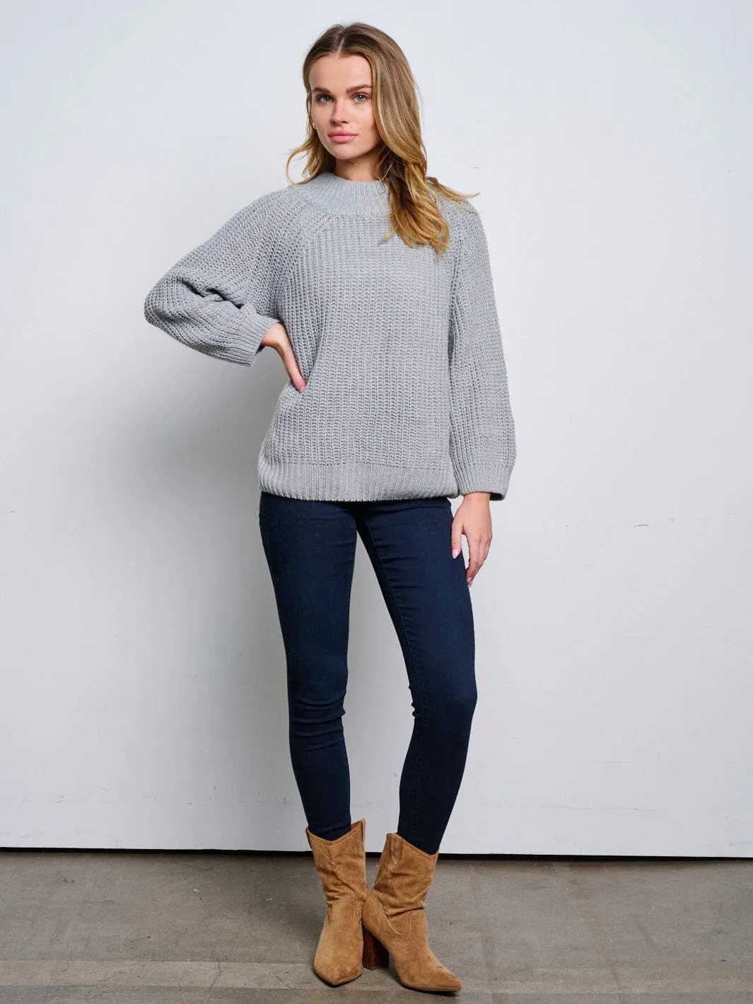 WOMEN'S LONG SLEEVE KNITTED PULLOVER SWEATER